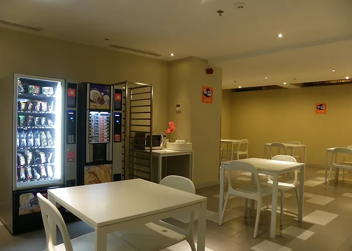 Staysome Herculano Aparthotel