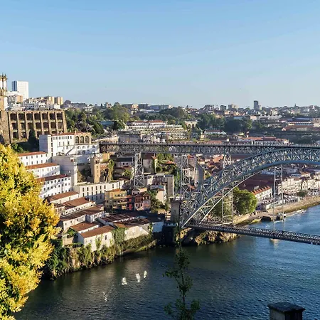 Staysome Herculano Appart hôtel 2*