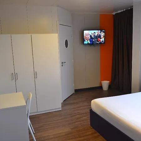 Staysome Herculano פורטו